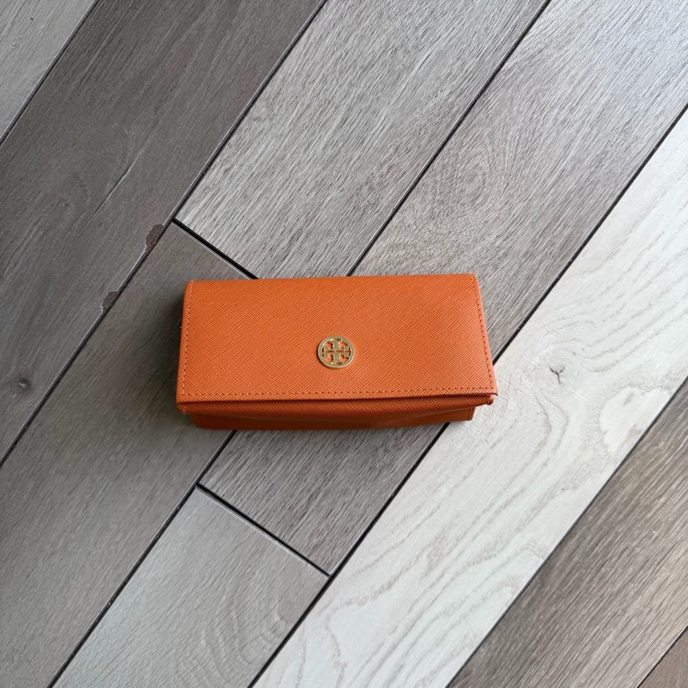 Tory Burch Triangular Sunglass Case
